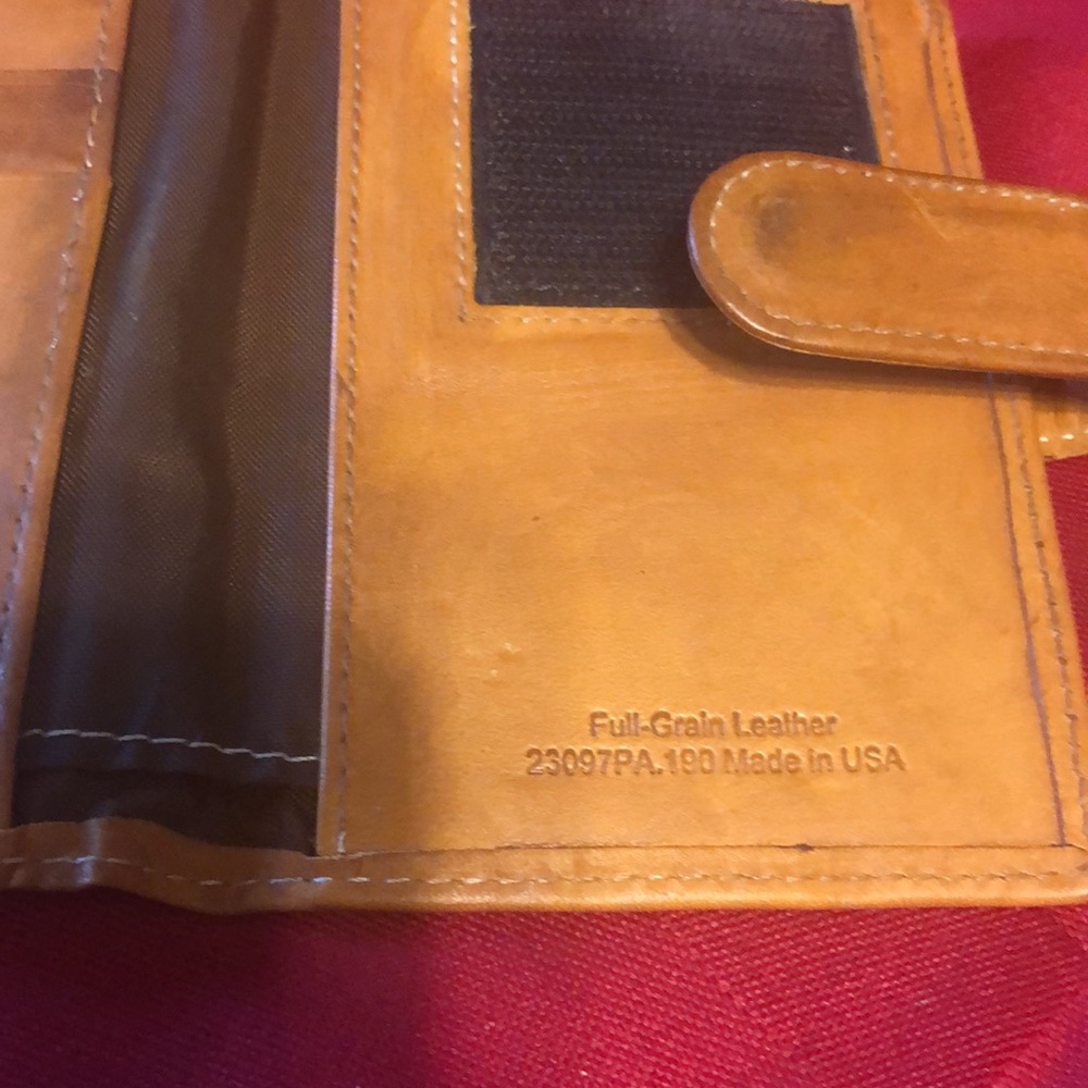 PreOwned- Franklin Covey Leather Wallet 3 credit card slots-2 slots for receipts - Picture 6 of 11